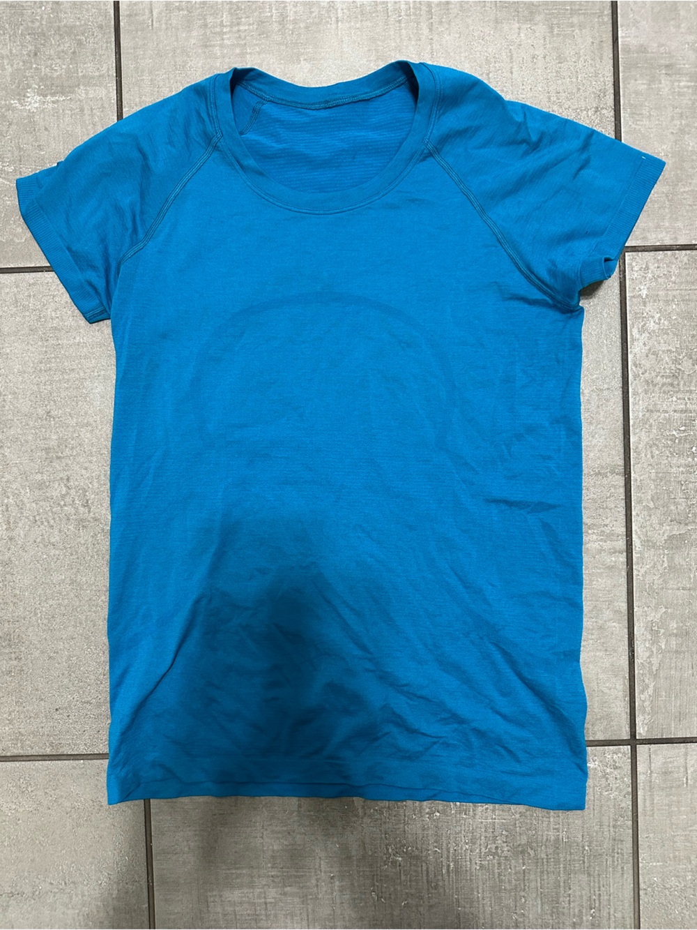 Lululemon swiftly tech short sleeve
Hawaiian Blue
SIZE 10
